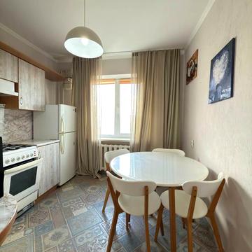 Євпаторійська вул., 106