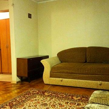 КПІ, НАУ, ім. Богомольця – 9 хв. швидкісним трамваєм. Стражеско 7