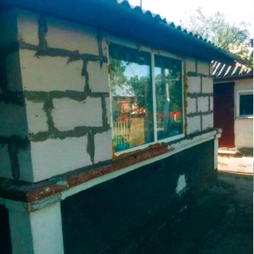 Терміново! Продам будинок з участком землі 10 соток всі питання по тел