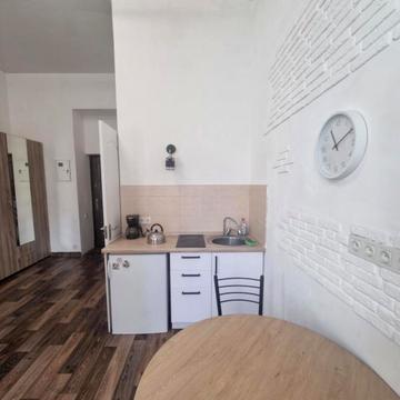 Садова вул., 7