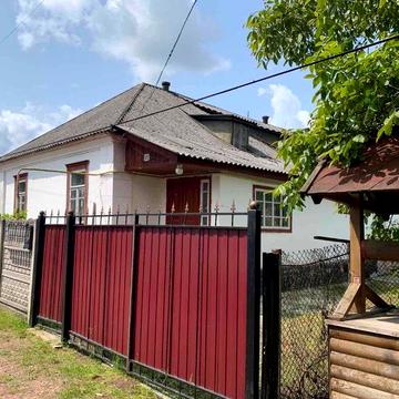 Продається добротний будинок в районі залізничного вокзалу