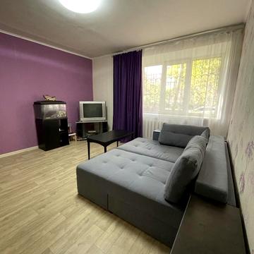 Макіївська вул., 7