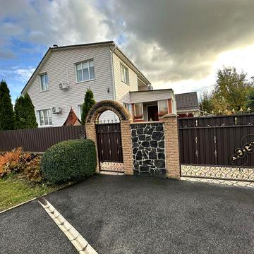 Продаж 2 поверхового будинку ділянкою 24 сотки, 138кв.м