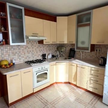 Народної Волі вул., 1а