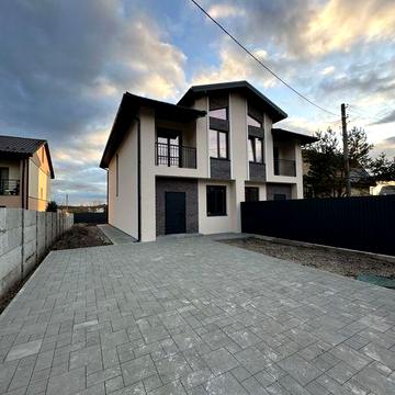 Дуплекс 120 м2 землі 3.5 сот в Стоянці 2 біля садочка. Всі програми