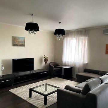 Вячеслава Чорновола вул., 25