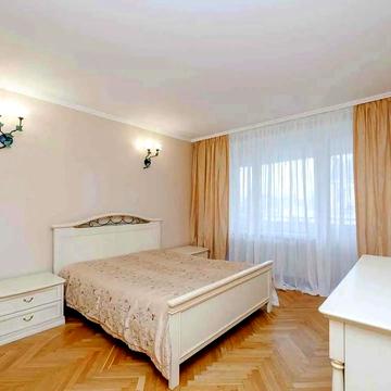 Тарасівська вул., 21