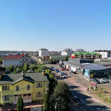 Академіка Шалімова вул., 70