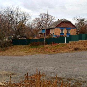 Продам будинок з великою земельною ділянкою