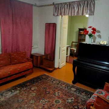 Здам 3-кімнатну квартиру (пів будинку)