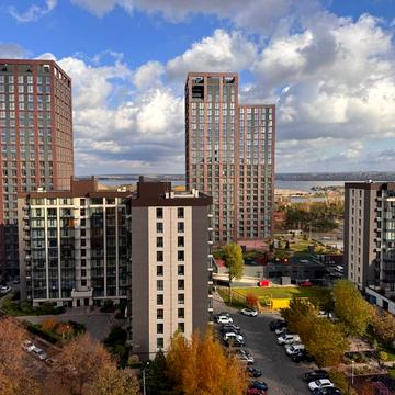 Бульвар Славы, 4