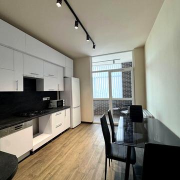 Професора Івана Ковалика вул., 1