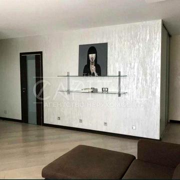 ВЕЛИКА КВАРТИРА в оренду на вул. Амосова 4 (З ПАРКОМІСЦЕМ)