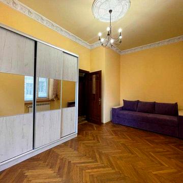 Оренда 1-к квартири на вул. Леонтовича (Центр)