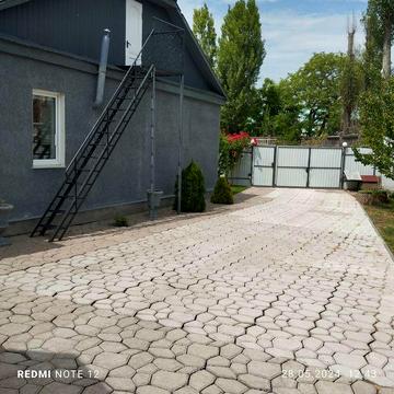 Продам полдома в Коростене.