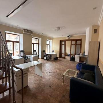 Срочно! Квартира Офис Нежинская. 214 кв. Ремонт.