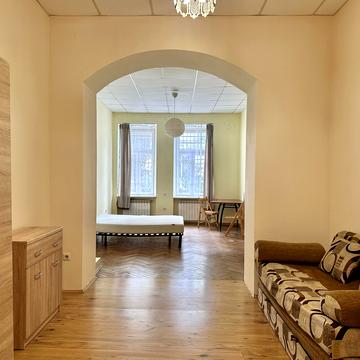 Пантелеймона Куліша вул., 12