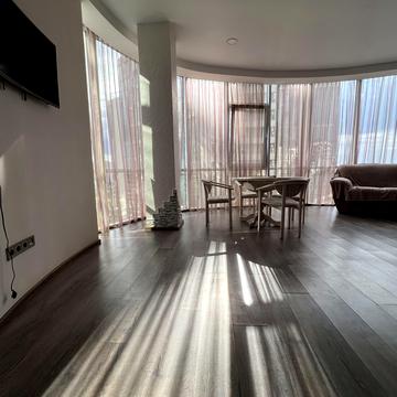 Аркадійське плато вул. (Гагаринське плато), 5