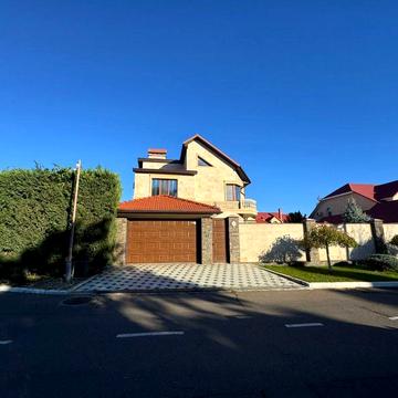 Дом в Совиньоне | 320 метров 3 этажа 7 комнат | 8 соток