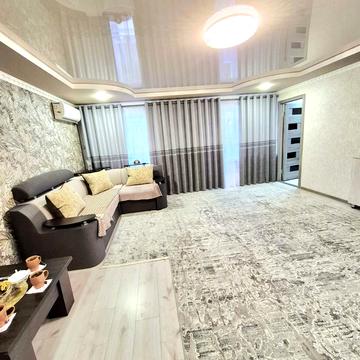 Академіка Корольова вул., 23