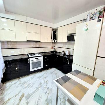 Академіка Корольова вул., 23