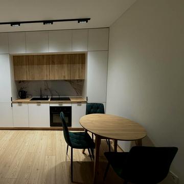 Салютна вул., 2к25