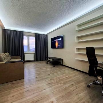 Михайла Донця вул., 2-Б