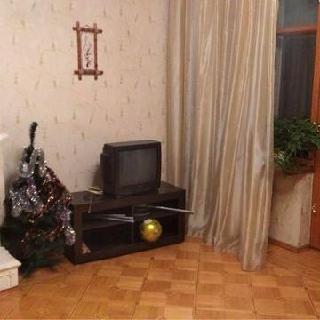 Сдам СВОЮ  2к. квартиру возле метро Защитников Украины