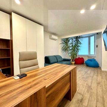 Продаж двокімнатної квартири в новобудові з меблями і технікою, ремонт