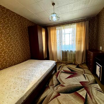 Героїв України вул. (Героїв Сталінграду), 17