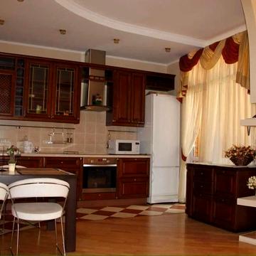 Дмитрівська вул., 69