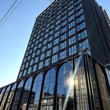 Центр міста,поруч озера.Панорамні вікна,новобуд .закритий двір. ЖК Ярко