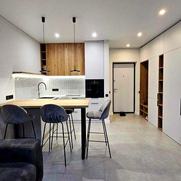 ЖК Славутич 2.0, Три хв. від Метро, Новий стильний ремонт, Видова