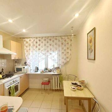 4-кімнатна квартира з газом на Таірово-пр. Глушко. Можна під постанови