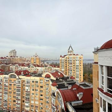 Володимира Івасюка просп. (Героїв Сталінграду), 6