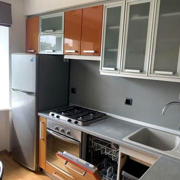 2 х комн квартира на Левитана /Небесной Сотни