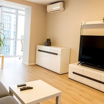 Набережна Перемоги вул., 42