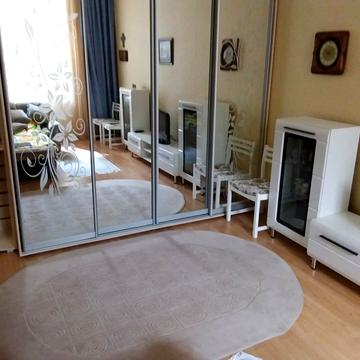 Середньофонтанська вул., 10