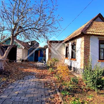 Хотинська вул. (Каракозова), 11