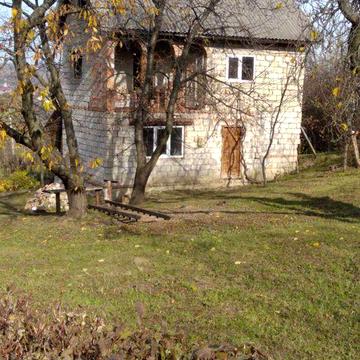 Дачна ділянка с недобудованим будинком ("коробка")