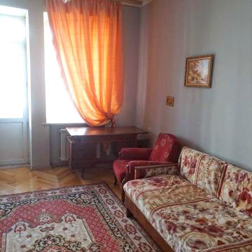 Комфортна двокімнатна квартира в сталінці, метро Виставковий центр