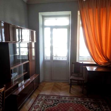 Комфортна двокімнатна квартира в сталінці, метро Виставковий центр