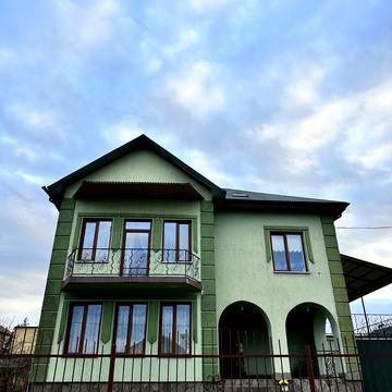 Світла вул.