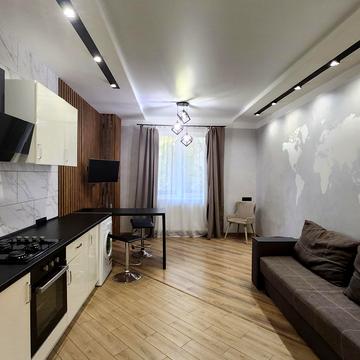 Товарна вул., 8