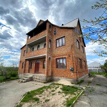 Продам будинок в місті. Тараща