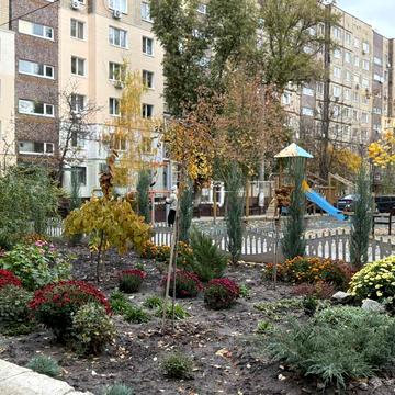 Героїв просп., 32