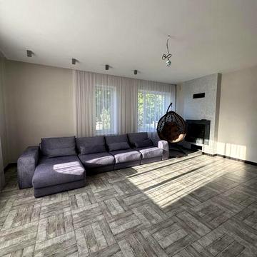 Продаж будинку з новим ремонтом