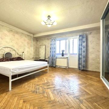 Русанівський бульв., 10