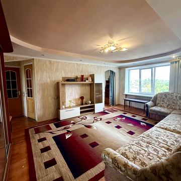 Чумаченка вул., 1