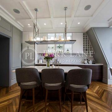 Продам пентхаус с шикарным ремонтом на ул. Тургенєвська, 76-78